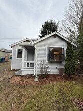 10048 Interlake Ave N in Seattle, WA - Foto de edificio - Building Photo