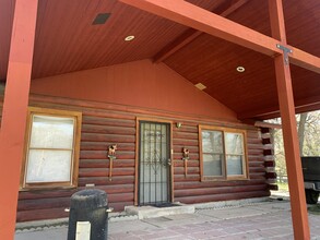 17891 Alps Dr, Unit 1 in Tehachapi, CA - Building Photo - Building Photo