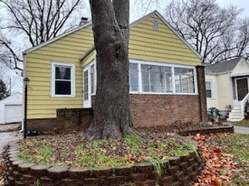 2353 S 8th St in Springfield, IL - Building Photo
