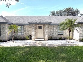 11 S 26th St in McAllen, TX - Building Photo