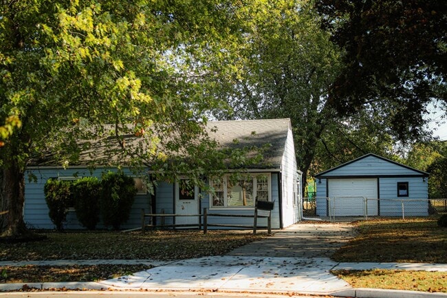 221 Melamad Ct in Toledo, OH - Building Photo - Building Photo