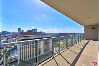 3785 Wilshire Blvd in Los Angeles, CA - Building Photo - Building Photo