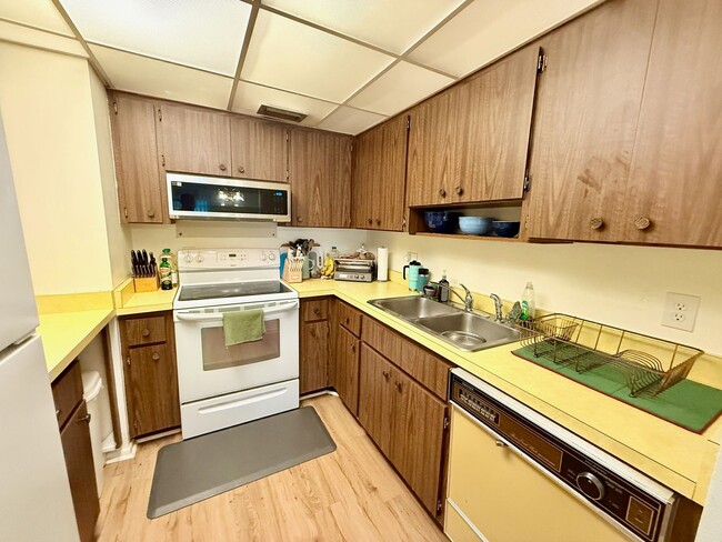 4805 Rilma Ave in Sarasota, FL - Building Photo - Building Photo