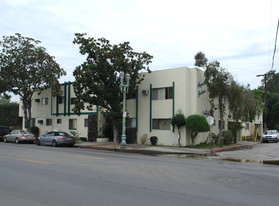 10726 Magnolia Blvd Apartamentos