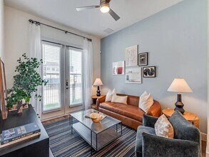 8100 Brewer Blvd, Unit 3313 in Fort Worth, TX - Foto de edificio - Building Photo