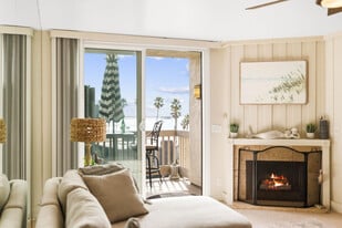 999 N Pacific St in Oceanside, CA - Building Photo