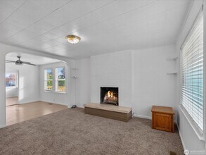 2431 Pine St in Everett, WA - Building Photo - Building Photo