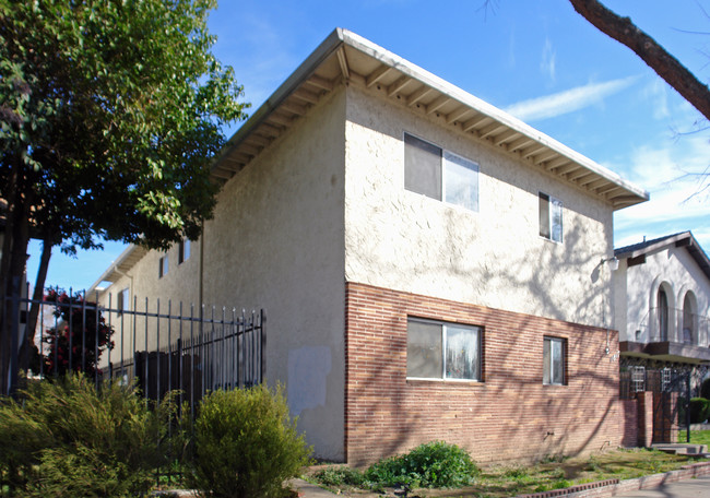 1817 W St in Sacramento, CA - Foto de edificio - Building Photo