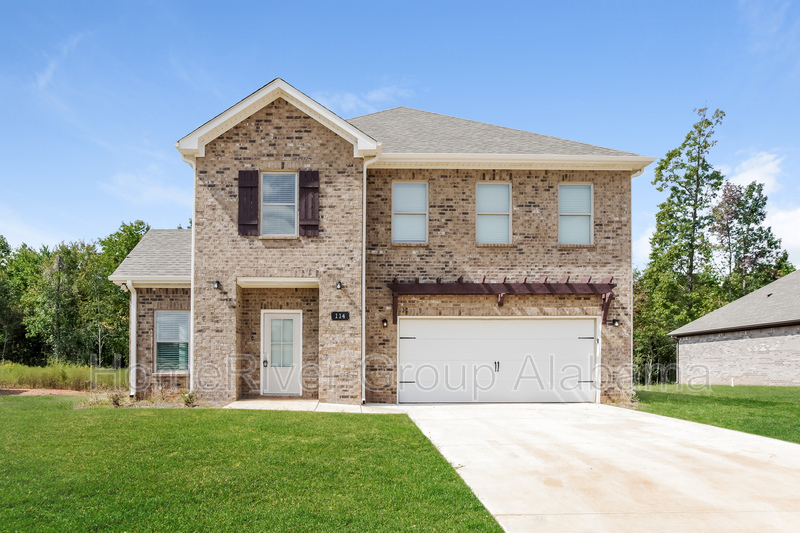 114 Flintlock Wy in New Market, AL - Building Photo