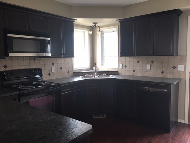 property at 33 Willow Ln