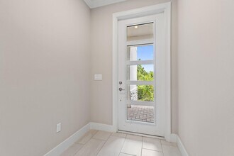 6825 Pointe of Woods Dr in West Palm Beach, FL - Building Photo - Building Photo