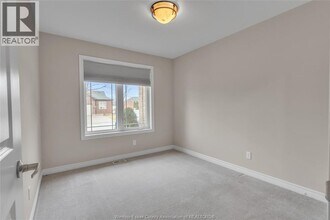 3205 Seville Ave in Windsor, ON - Building Photo - Building Photo