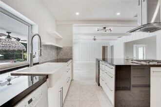 7775 SW 145th St in Palmetto Bay, FL - Building Photo - Building Photo