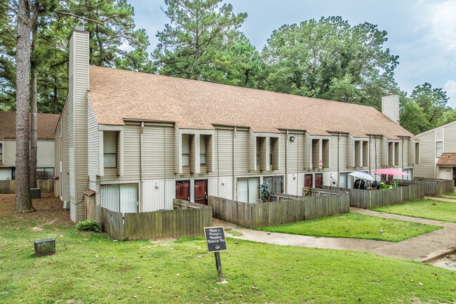 913 E Raines Rd