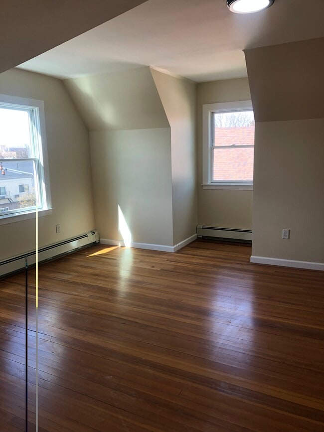 385 Palisade Ave, Unit 3rd floor in Yonkers, NY - Building Photo - Building Photo