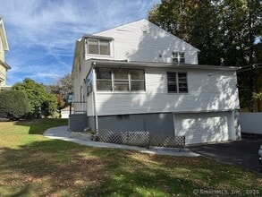102 S Cliff St in Ansonia, CT - Building Photo - Building Photo