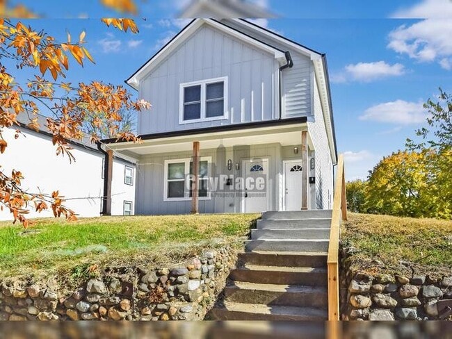 2801 E Riverside Dr in Indianapolis, IN - Building Photo - Building Photo