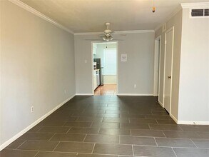 1223 Augusta Dr in Houston, TX - Building Photo - Building Photo