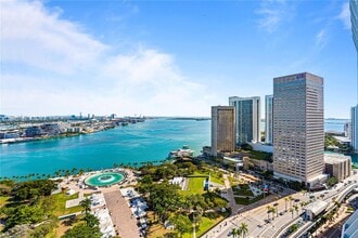 50 Biscayne Blvd in Miami, FL - Building Photo - Building Photo