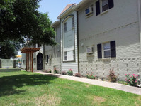 Dan Villa Apartments in Irving, TX - Building Photo - Building Photo