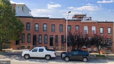 3215 Fleet St in Baltimore, MD - Foto de edificio - Building Photo