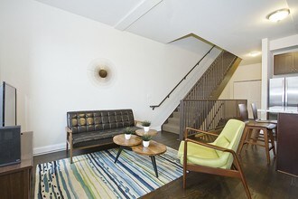 939 W Armitage Ave-Unit -B in Chicago, IL - Building Photo - Building Photo