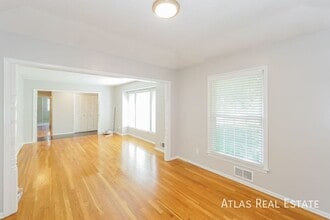 2700 NE 69th St in Kansas City, MO - Building Photo - Building Photo