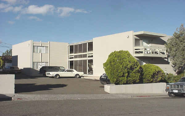 1375 Carlin St in Reno, NV - Foto de edificio