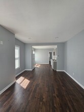 703 1st St, Unit B in Elizabeth City, NC - Foto de edificio - Building Photo