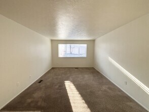 4770 S Bonair St in Holladay, UT - Building Photo - Building Photo