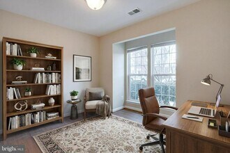 7012 Trek Way in Gainesville, VA - Building Photo - Building Photo