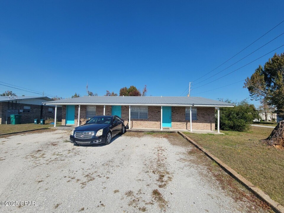 6529 Chipewa St in Callaway, FL - Building Photo