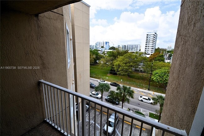 102 SW 6th Ave in Miami, FL - Foto de edificio - Building Photo