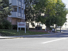 Albion Court Apartments in Denver, CO - Foto de edificio - Building Photo