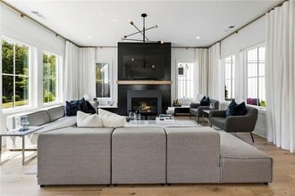 6715 Halcyon Way in Alpharetta, GA - Building Photo - Building Photo