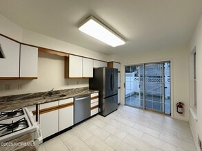 39 Meadow Ln in Holmdel, NJ - Building Photo - Building Photo