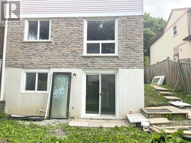 75 Madsen Crescent in Markham, ON - Building Photo - Building Photo