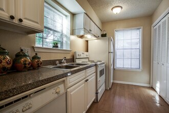 5310 Columbia Ave in Dallas, TX - Foto de edificio - Building Photo