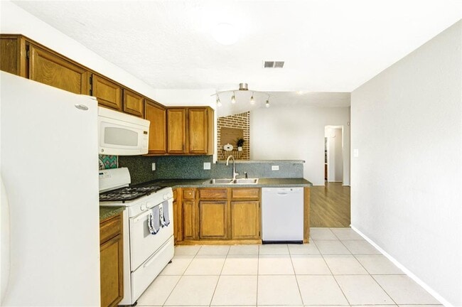 5207 Beaverhill Dr in Houston, TX - Building Photo - Building Photo