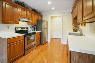 West Chester Place in West Chester, OH - Building Photo