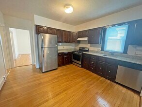 301 Lexington St in Newton, MA - Building Photo - Building Photo