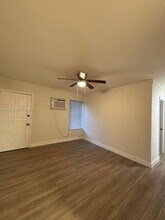 561 NW 113th St in Miami, FL - Building Photo - Building Photo