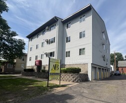 411 5th Ave S in St. Cloud, MN - Building Photo