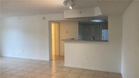 5045 Wiles Rd, Unit 205 in Coconut Creek, FL - Building Photo - Building Photo