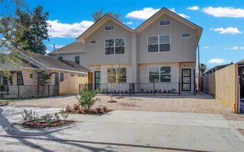 4603 Edison St in Houston, TX - Building Photo - Building Photo