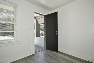 1545 E Swissvale Ave, Unit 1553 in Pittsburgh, PA - Building Photo - Building Photo