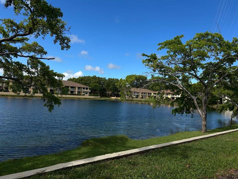 485 NW 210th St in Miami Gardens, FL - Building Photo