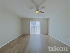 5530 Sycamore Canyon Dr, Unit 1118-103 in Kissimmee, FL - Building Photo - Building Photo