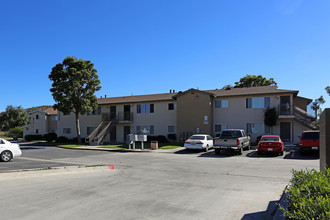 Alaquinas Apartments in San Ysidro, CA - Foto de edificio - Building Photo