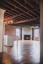 1200 Commerce St, Unit 4 in Lynchburg, VA - Foto de edificio - Building Photo